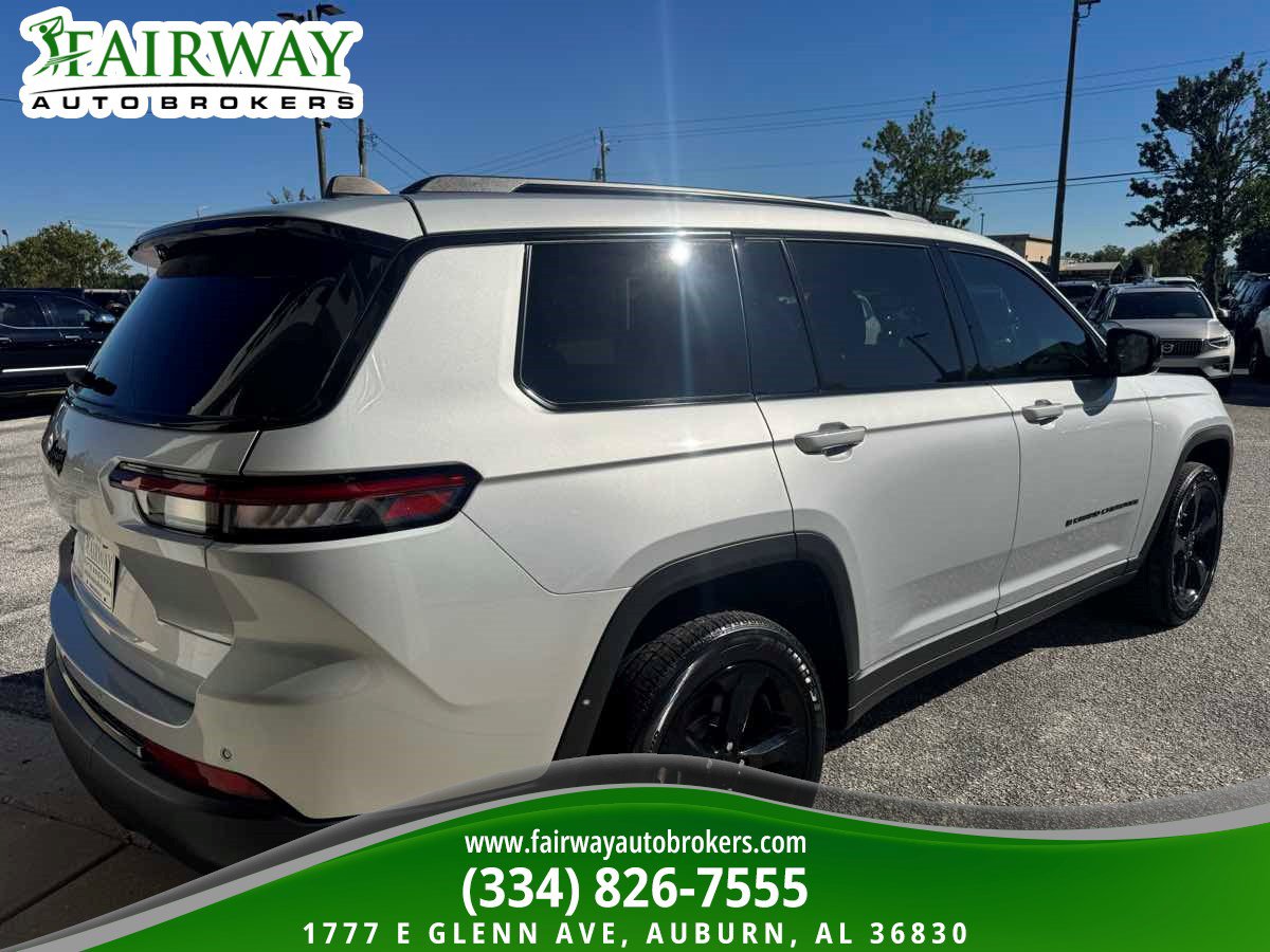 Used 2023 Jeep Grand Cherokee L Laredo AWD/4WD image 6