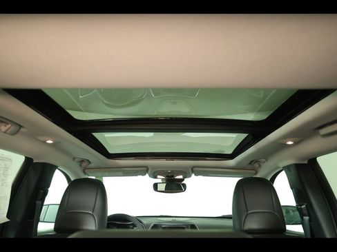 Used 2022 Jeep Cherokee Latitude Lux w/ Sun & Sound Group image 27