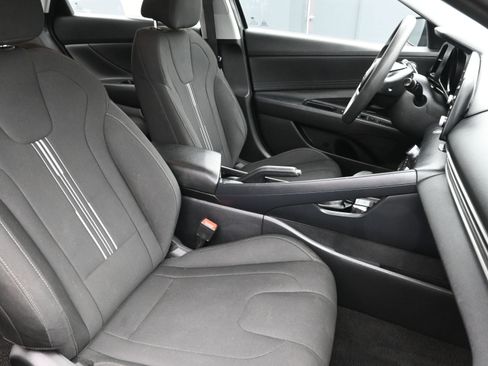 Used 2023 Hyundai Elantra SEL image 28