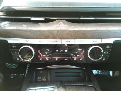 Used 2022 Genesis G80 2.5T w/ Prestige Package image 48