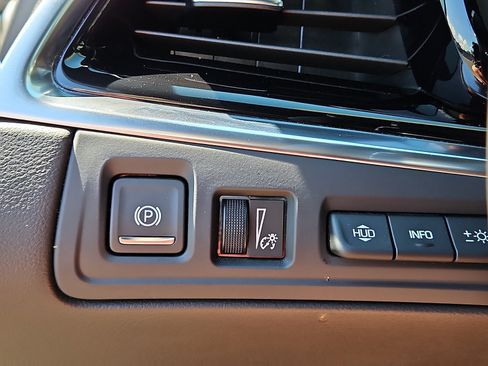 Certified 2025 Cadillac XT6 Sport w/ Platinum Package AWD/4WD image 22