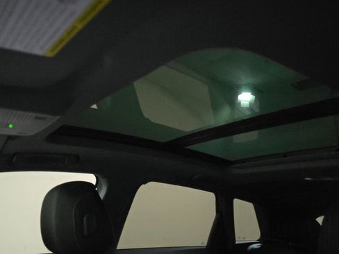 Used 2024 Audi Q4 e-tron Premium Plus w/ Premium Plus image 8