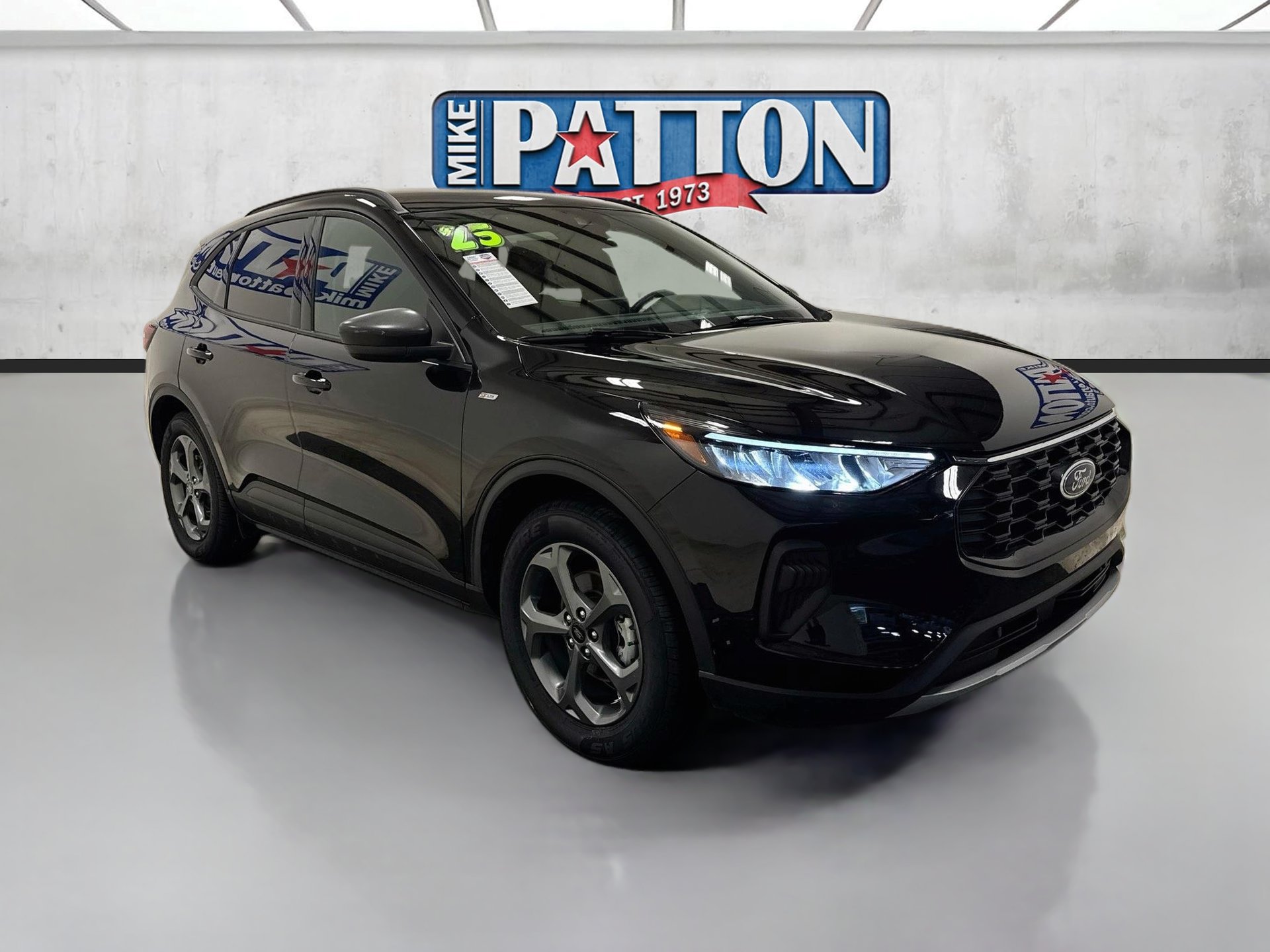 Used 2025 Ford Escape ST-Line FWD image 1
