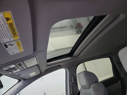 Used 2017 Honda CR-V Touring image 24