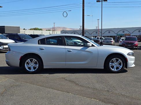 Used 2022 Dodge Charger SXT image 6