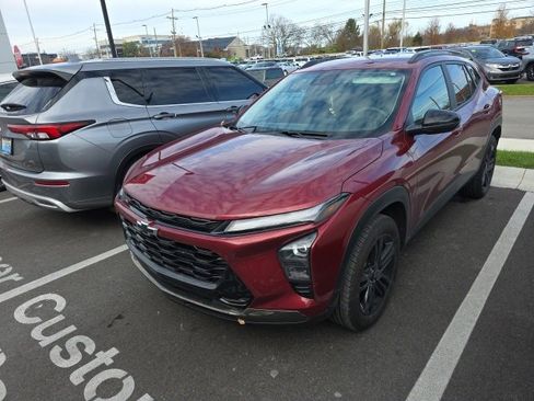 Used 2024 Chevrolet Trax ACTIV w/ Driver Confidence Package image 1