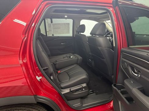 New 2026 Honda Pilot Touring image 17