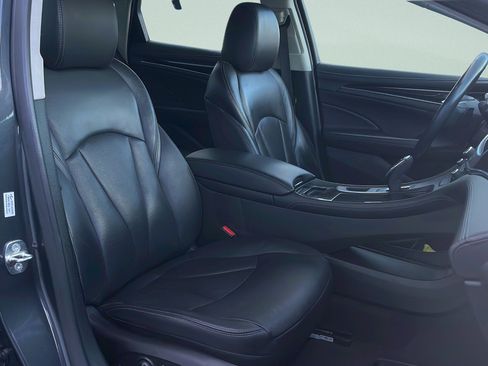 Used 2017 Buick LaCrosse Essence w/ Sun and Shade Package FWD image 26