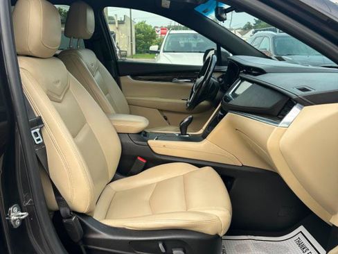 Used 2018 Cadillac XT5 FWD image 22