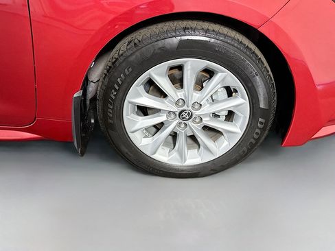 Used 2021 Toyota Corolla LE w/ LE Convenience Package image 32