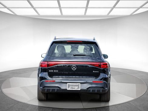 Used 2024 Mercedes-Benz EQB 300 4MATIC image 3