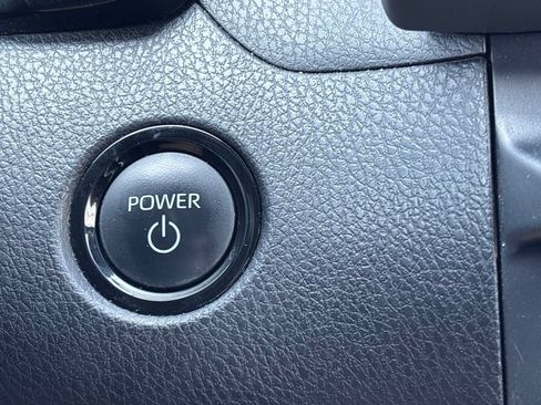 Used 2025 Toyota Camry SE FWD image 19