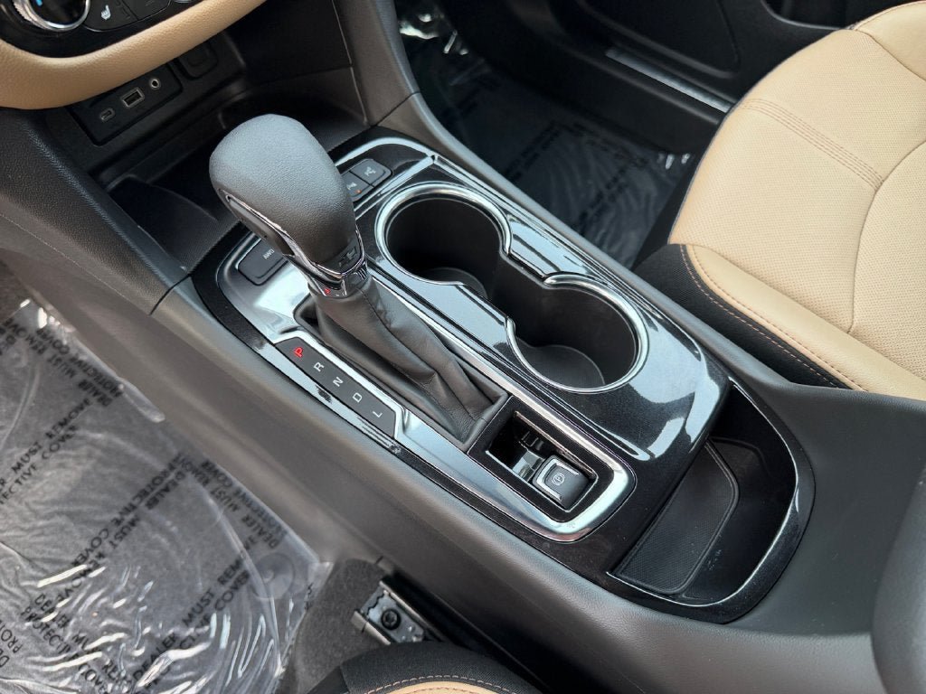 Used 2023 Chevrolet Equinox Premier AWD/4WD image 19