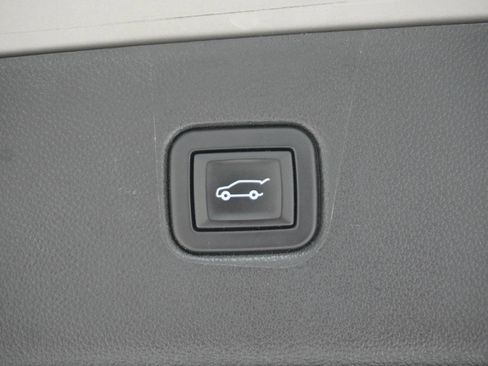 Used 2021 Chevrolet Blazer RS w/ Enhanced Convenience Package image 7