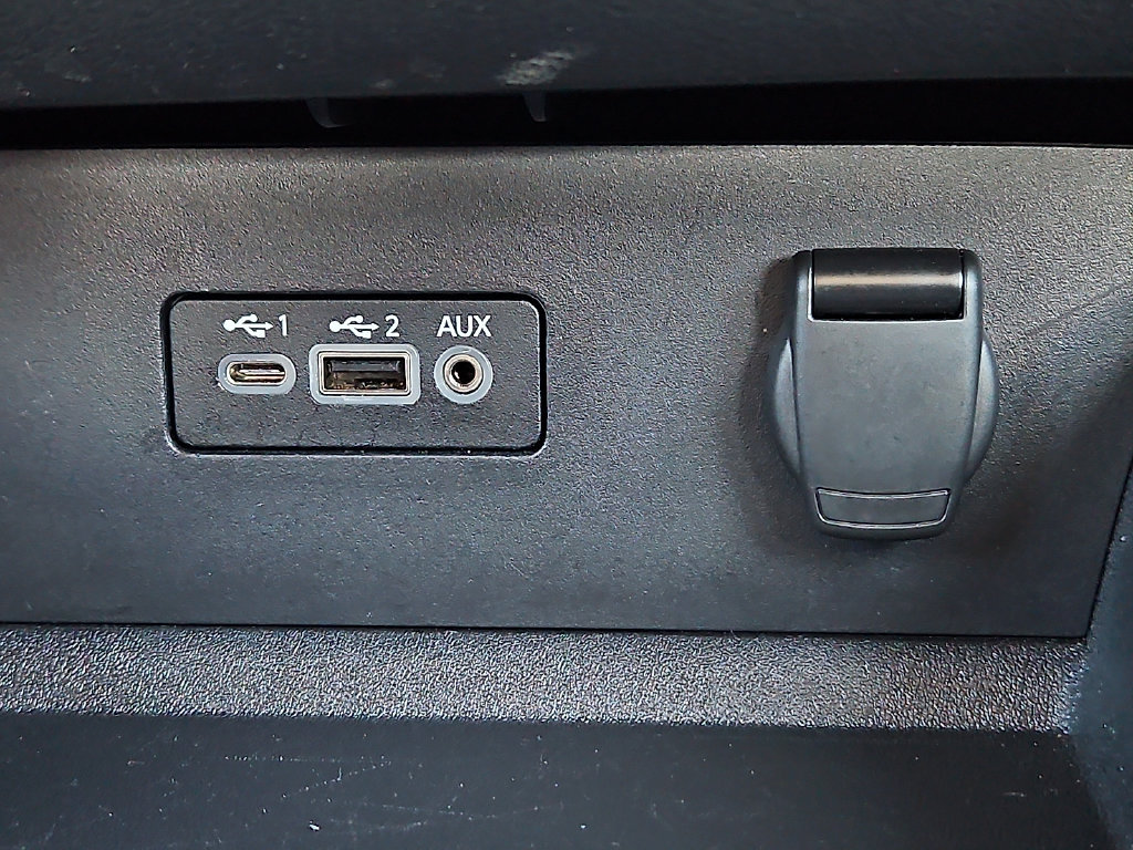Used 2025 Nissan Altima 2.5 SV FWD image 24