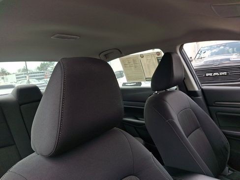 Used 2023 Nissan Altima 2.5 S FWD image 13