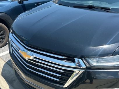 Used 2023 Chevrolet Traverse LT