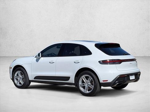 Used 2025 Porsche Macan image 3