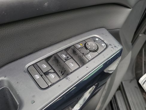 Certified 2024 Nissan Pathfinder SV FWD image 18