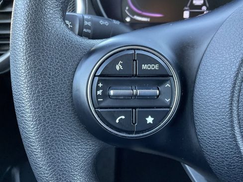 Used 2023 Kia Soul LX w/ LX Technology Package image 13