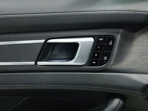 Used 2020 Porsche Panamera GTS image 37