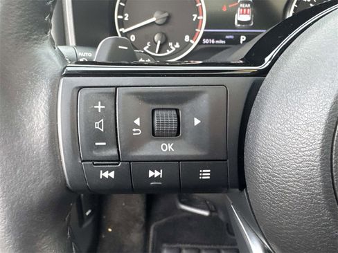 Used 2023 Nissan Rogue SV w/ SV Premium B Package image 23