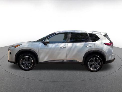 Used 2025 Nissan Rogue SV image 9