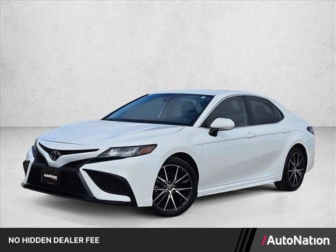 Used 2023 Toyota Camry SE FWD image 1