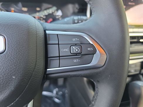 Used 2025 Jeep Compass Latitude w/ Altitude Special Edition AWD/4WD image 20