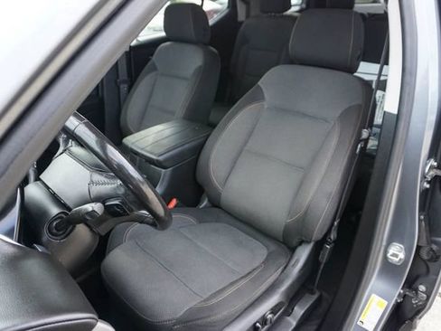 Used 2020 Chevrolet Traverse LT w/ Driver Confidence II Package AWD/4WD image 18