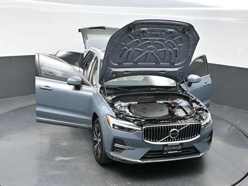 Used 2023 Volvo XC60 B5 Plus w/ Protection Package Premier image 37