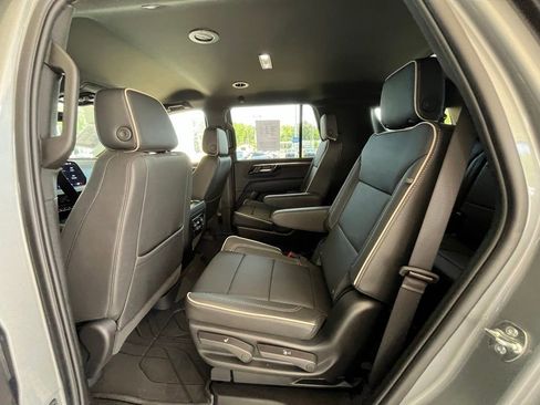 Used 2026 Chevrolet Tahoe Premier AWD/4WD image 13