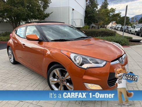Used 2012 Hyundai Veloster w/ Style Pkg image 4