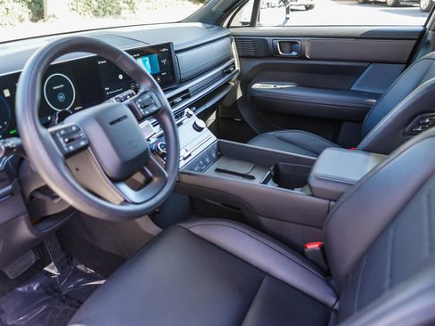 Used 2025 Hyundai Santa Fe Calligraphy AWD/4WD image 19
