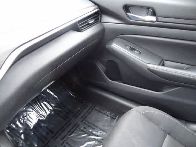 Used 2025 Nissan Altima 2.5 SV FWD image 29