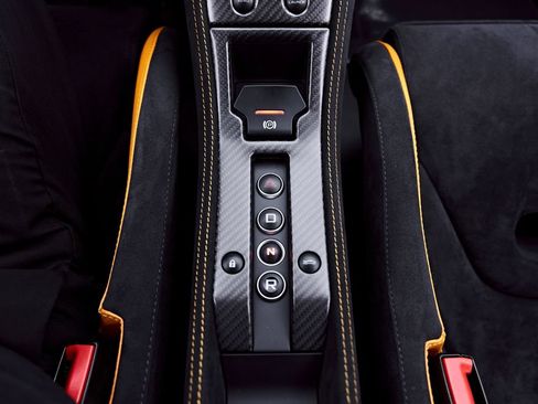 Used 2016 McLaren 675LT Coupe RWD image 90