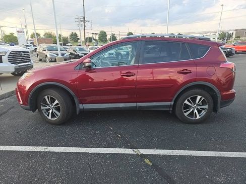 Used 2018 Toyota RAV4 XLE AWD/4WD image 14