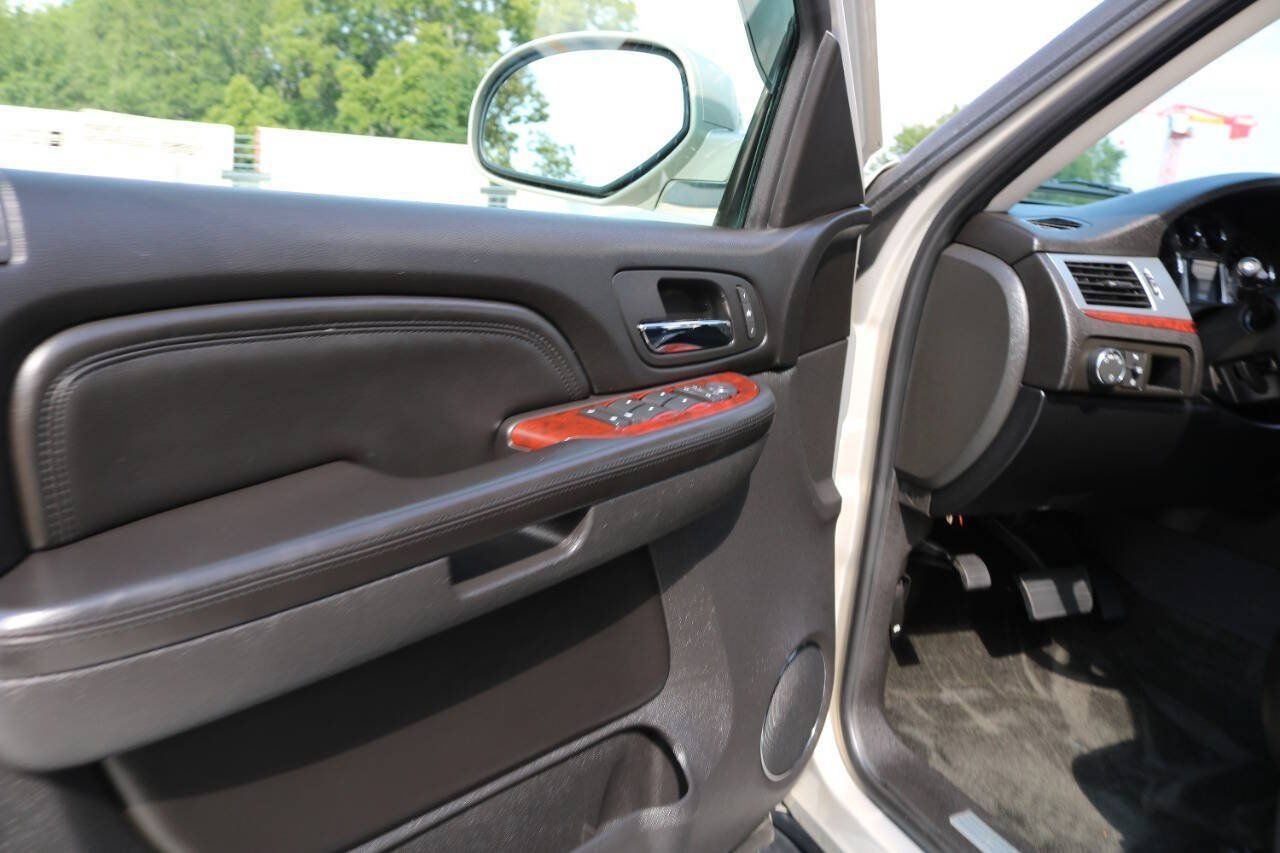 Used 2007 Cadillac Escalade AWD image 83