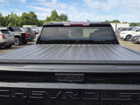 Used 2023 Chevrolet Silverado 1500 LT AWD/4WD image 6