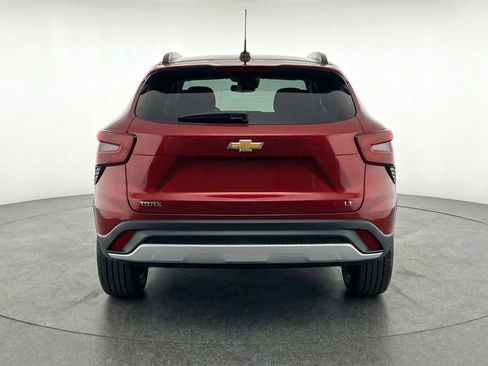 Used 2025 Chevrolet Trax LT w/ LT Convenience Package FWD image 7