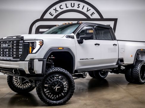 Used 2025 GMC Sierra 3500 Denali Ultimate image 1