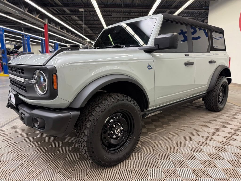 Used 2023 Ford Bronco Black Diamond AWD/4WD image 3