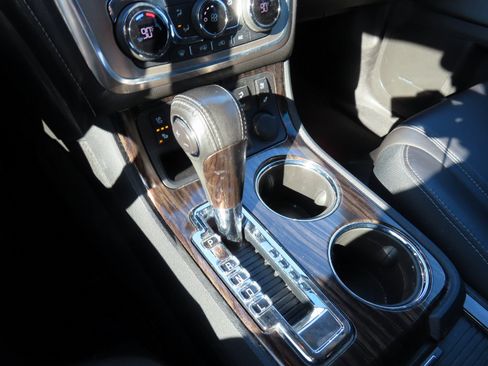 Used 2014 GMC Acadia Denali image 30