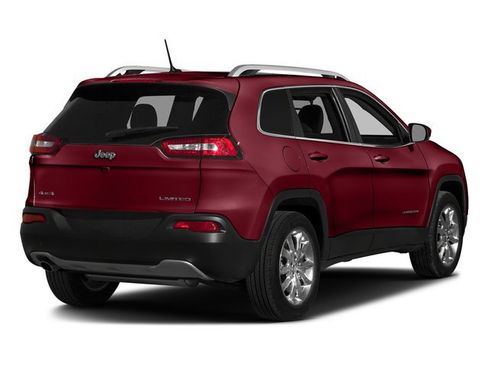 Used 2017 Jeep Cherokee Limited FWD image 2
