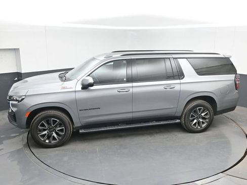 Used 2023 Chevrolet Suburban Z71 w/ Luxury Package AWD/4WD image 41