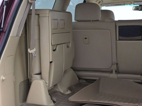 Used 2011 Lexus LX 570 4WD image 14