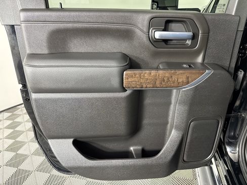 Used 2021 GMC Sierra 3500 Denali w/ Denali Ultimate Package image 24