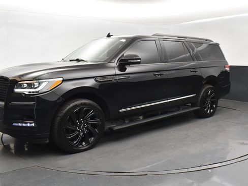 Used 2022 Lincoln Navigator L Reserve image 1