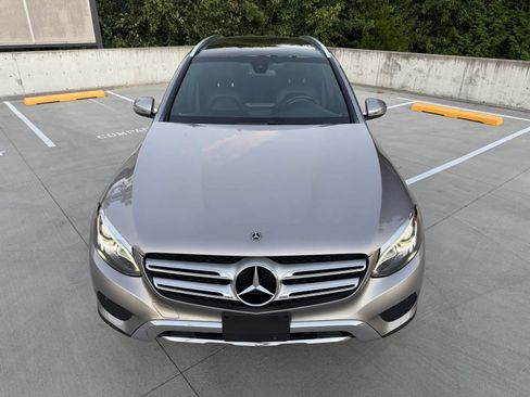 Used 2019 Mercedes-Benz GLC 300 4MATIC image 4