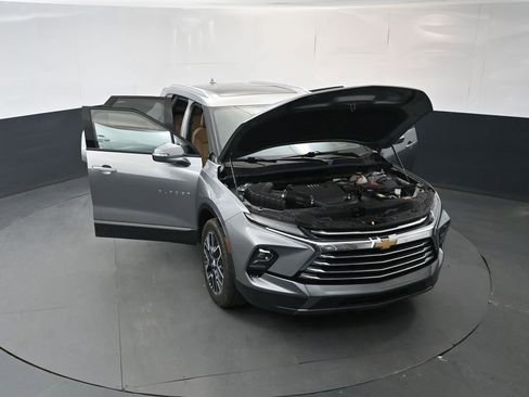 Used 2023 Chevrolet Blazer Premier w/ Enhanced Convenience Package AWD/4WD image 17
